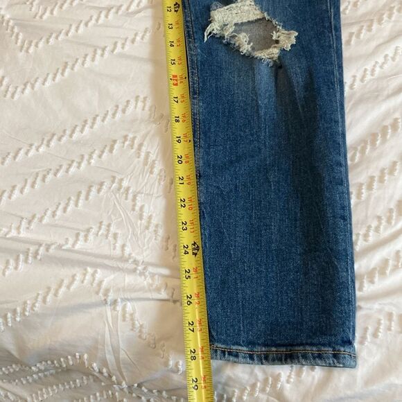 Old Navy Extra High-Waisted Button-Fly Sky-Hi Straight Cut-Off Non-Stretch Jeans - Picture 11 of 12
